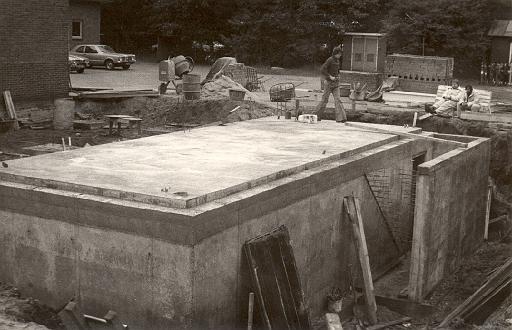 1977-10 kelder gestort.jpg